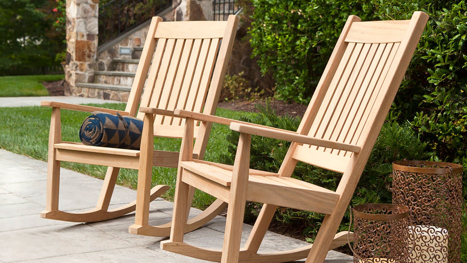 Choosing the Perfect Outdoor Chairs: A Comprehensive Guide